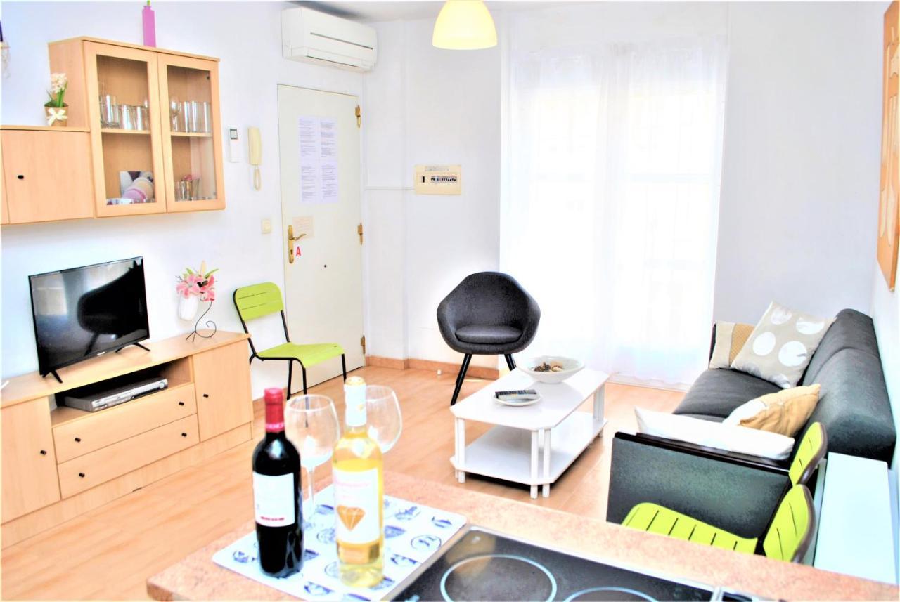 Apartment Small Building With 2 Malaga