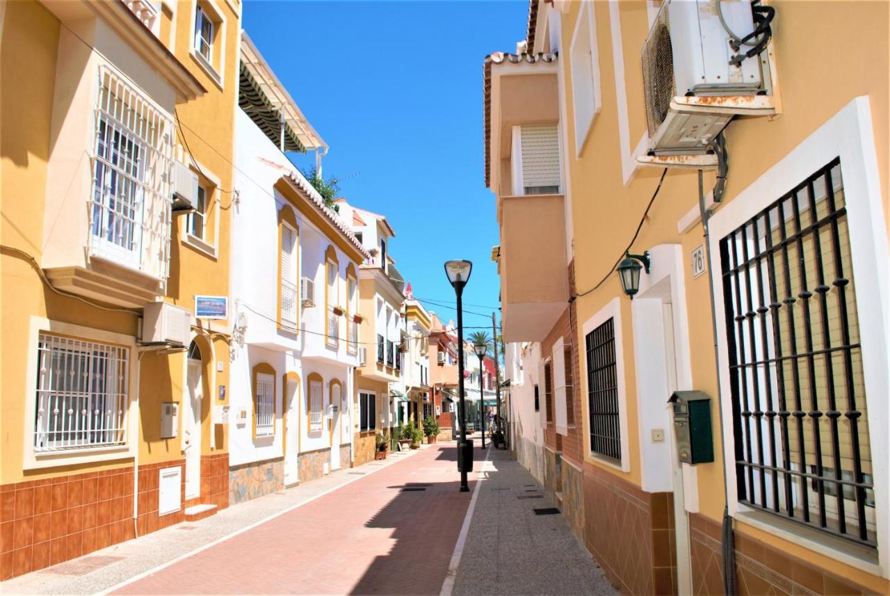 Small Building With 2 Malaga