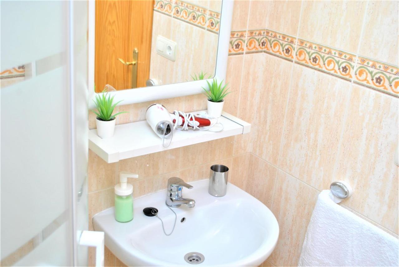Apartment Small Building With 2 Malaga